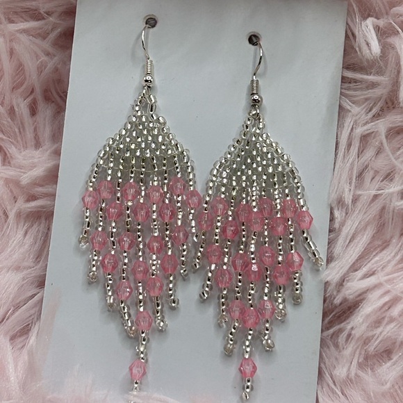 kkcollectionsss Jewelry - Silver & Pink Crystal Fringe Earrings